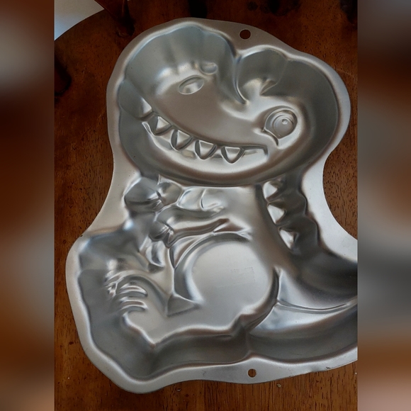 Dinosaur Cake Pan - Picture 2 of 2